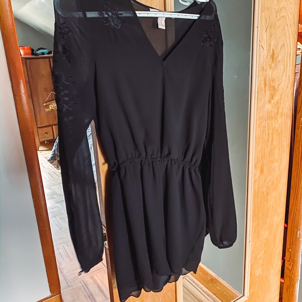 Black forever 21 long sleeve romper